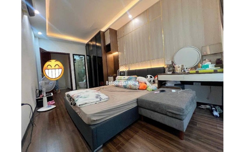 BÁN NHÀ NGỌC LÂM – 35M² x 5TẦNG – GIÁ HƠN 7 TỶ – FULL NỘI THẤT