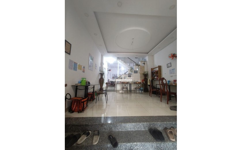 Bán nhà mặt tiền  đường Số 8, Tăng Nhơn Phú, TP HCM,  DT 130m2, 3 tầng, 5PN, sổ hồng. Giá 11.6 tỷ.