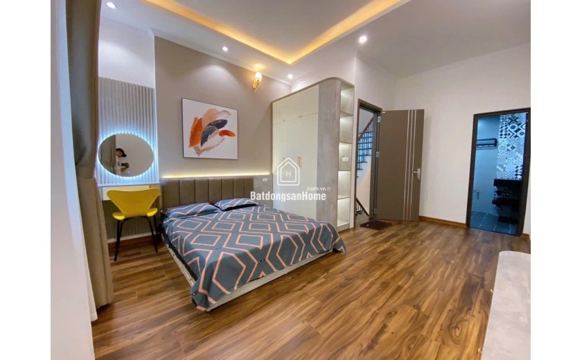 BÁN PHÂN LÔ, KINH DOANH, Ô TÔ, NGÕ THÔNG PHỐ THÁI HÀ 40M 5 TẦNG MẶT TIỀN  4m 14ty