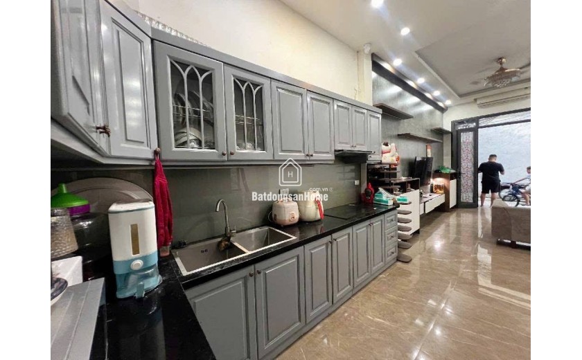 BÁN NHÀ NGỌC LÂM – 35M² x 5TẦNG – GIÁ HƠN 7 TỶ – FULL NỘI THẤT