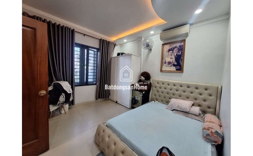 Bán nhà Phường Hiệp Bình, Đường  Số 35, DT240 m2, 8x30m, 2 tầng, 9PN, SH, Giá 11.3 tỷ.
