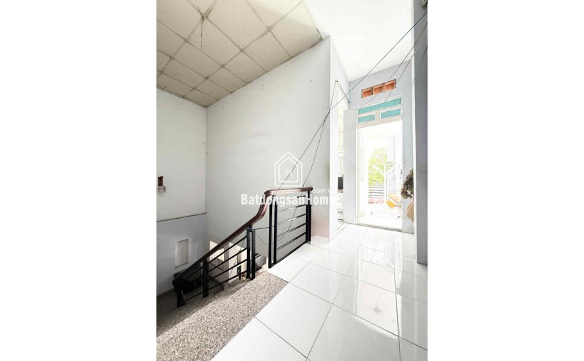 NHÀ 2 TẦNG 80M2 NGANG HƠN 5 MÉT Ô TÔ CÁCH 10M GẦN LÊ THỊ RIÊNG QUẬN 12 - GIÁP GÒ VẤP. CHỈ 3,37 TỶ TL