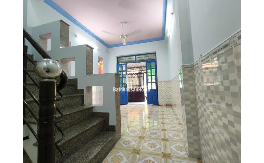 SIÊU HOT NGAY THỊ TRẤN HÓC MÔN 2 TẦNG BTCT MỚI TINH, DTSD 100M2. MẶT TIỀN NHỰA 8M THÔNG KINH DOANH ĐỈNH