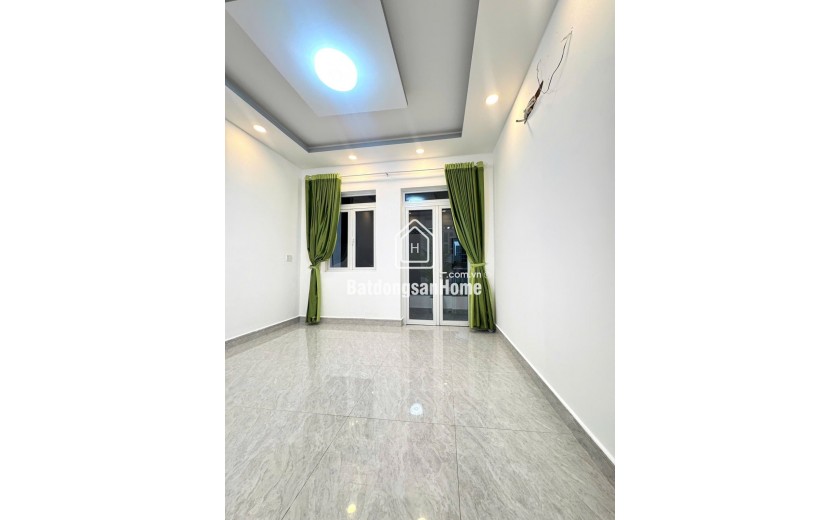 NHÀ 2 TẦNG THIẾT KẾ SANG TRỌNG GẦN BỆNH VIỆN QUẬN 12 HẺM XE HƠI THÔNG HUỲNH THỊ HAi,TCH, Q12.