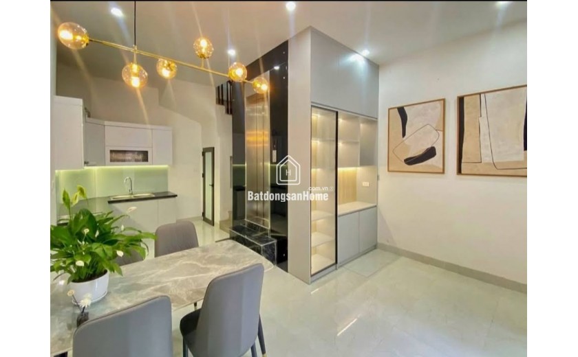 CHỈ 8.XX TỶ - 45M BÁN NHÀ NGỌC THUỴ- GẦN Ô TÔ- GẦN NHÀ VĂN HOÁ - THANG MÁY- FULL NỘI THẤT.