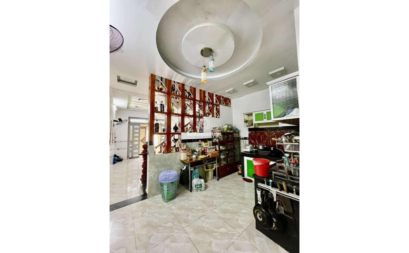 NHÀ 2 TẦNG BTCT MỚI TINH NGANG LỚN GẦN 5M. 54M2 GẦN SIÊU THỊ METRO. GIÁ RẺ CHỈ 3.X TỶ TL