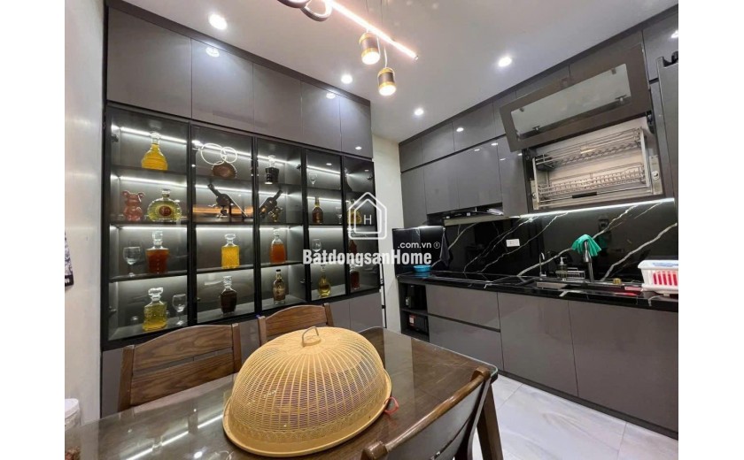 BÁN NHÀ 38M2 5 TẦNG, Ô TÔ ĐỖ CỬA, NGỌC THỤY, LONG BIÊN