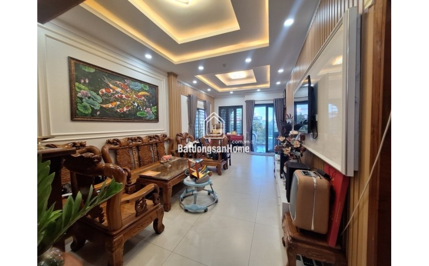 Bán nhà Phường Hiệp Bình, Đường  Số 35, DT240 m2, 8x30m, 2 tầng, 9PN, SH, Giá 11.3 tỷ.