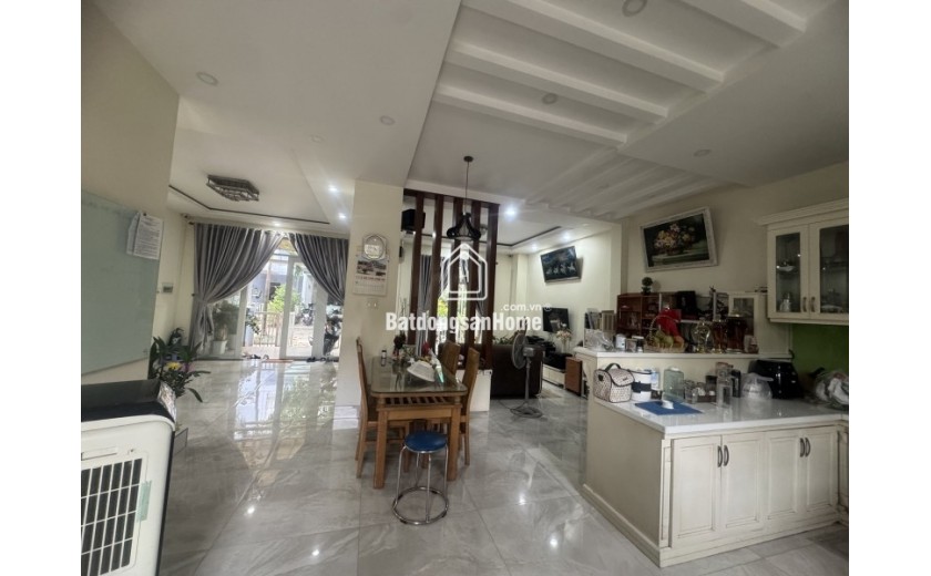 Bán Biệt Thự Liền Kề, Phường Phước Long TP HCM  DT  8 x14.5m, 115m2, 3 tầng, Sổ Hồng, Giá 14.3 Tỷ.