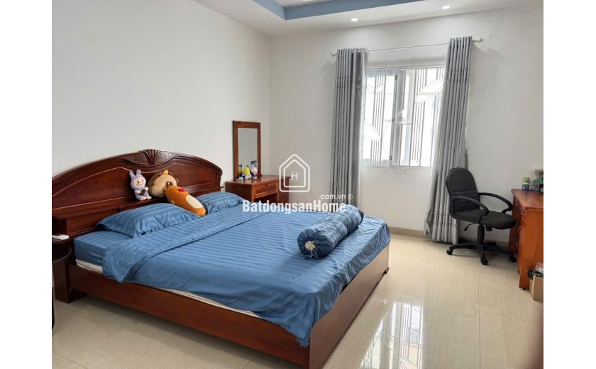 cần bán nhà mặt tiền đương B5 Khu Đô Thị Vĩnh Điềm Trung , diện tich 102 m2 Ngang 6m giá 8,9 tỷ .