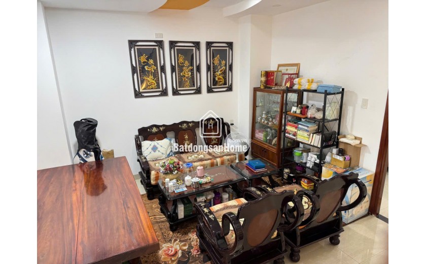 cần bán nhà mặt tiền đương B5 Khu Đô Thị Vĩnh Điềm Trung , diện tich 102 m2 Ngang 6m giá 8,9 tỷ .