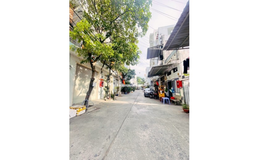 Bán nhà Đô Đốc Long, Tân Phú - DT 72m2, 4 Tầng, Hẻm 5m xe hơi vào nhà