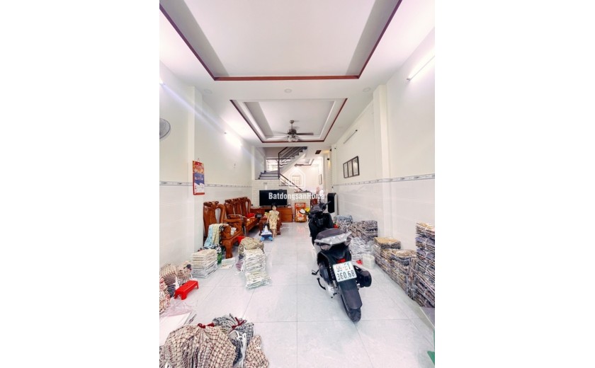 Bán nhà Đô Đốc Long, Tân Phú - DT 72m2, 4 Tầng, Hẻm 5m xe hơi vào nhà