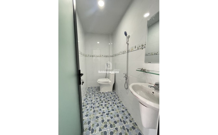 Bán nhà Đường Âu Cơ, Tân Phú - DT 63.3m2, 4 PN - Hẻm 5m xe hơi vào nhà