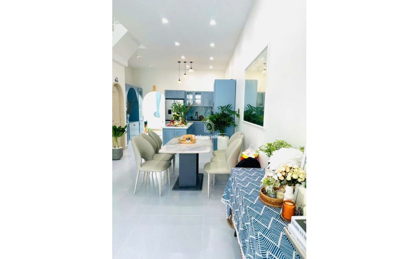 Nhà 3 tầng mới Võ Văn Đồng, gần FPT và biển Tân Trà, đường 7.5m vỉa hè