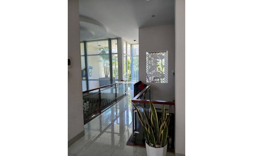 Biệt thự sân vườn gần biển 158m², gara ô tô, giá 9.8 tỷ

Nội dung bài đăng: