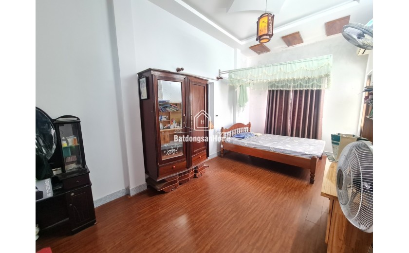 Bán nhà góc 3 mặt tiền Nam Việt Á, 7.5m đường, 7–8 phòng, gần biển