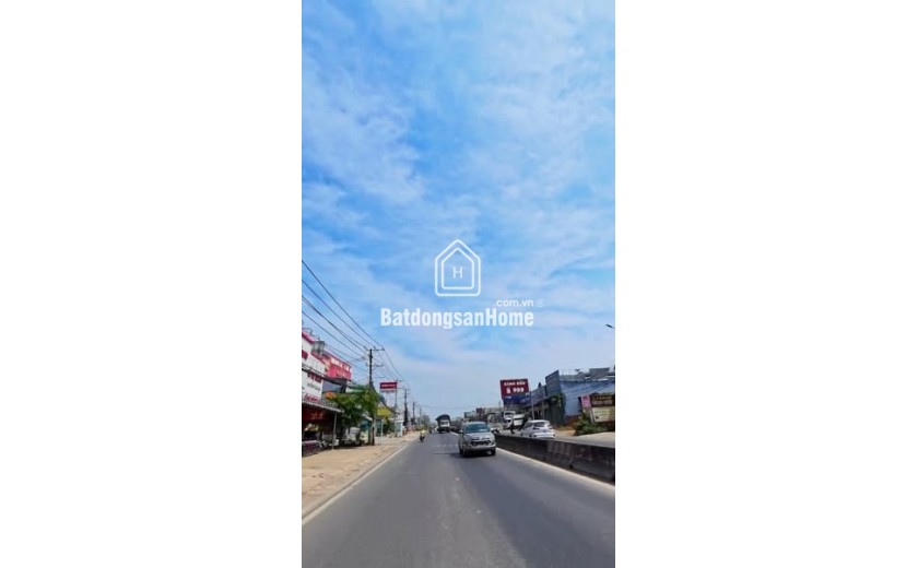 Cần Bán Gấp Lô Đất Tặng nhà Mặt Tiền Quốc Lộ 1A gần Cổng Chào Hố Nai 3 Giáo Xứ Ngũ Phúc