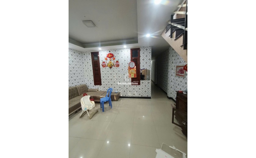 Cần bán nhà 1 tầng, cách đường Nguyễn Khuyến chỉ 80m, hẻm ô tô, gần chợ Vĩnh Hải.