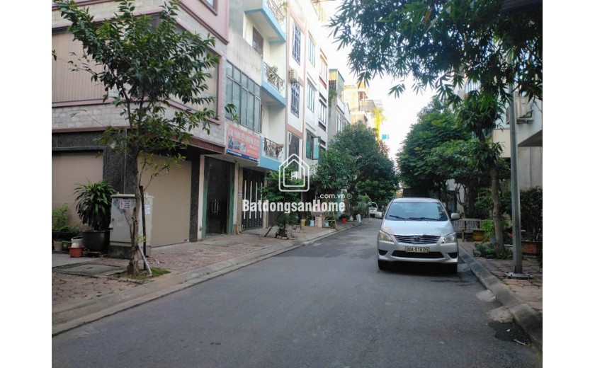 HIẾM!!! Bán Đất Phân Lô Ngọc Thụy, Đường 5m, Ôtô Tránh Nhau, MT4,5M, 85m2, Gía 15,8 Tỷ.