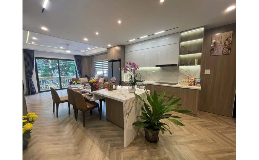 Nhà Đẹp Mới Toanh Phố Ngọc Lâm, Ô Tô Đỗ Cổng, Full Nội Thất, 36m2, 5 Tầng, Gía 7,8 Tỷ.