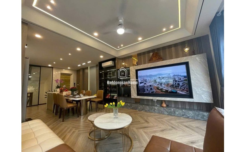 Nhà Đẹp Mới Toanh Phố Ngọc Lâm, Ô Tô Đỗ Cổng, Full Nội Thất, 36m2, 5 Tầng, Gía 7,8 Tỷ.