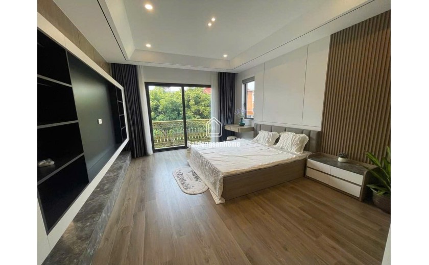 Nhà Đẹp Mới Toanh Phố Ngọc Lâm, Ô Tô Đỗ Cổng, Full Nội Thất, 36m2, 5 Tầng, Gía 7,8 Tỷ.