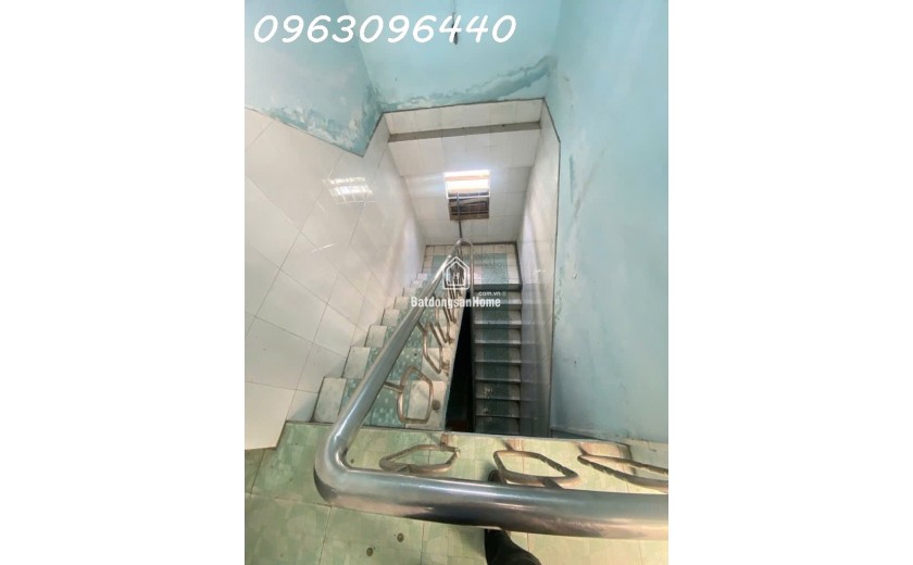 Bán Nhà Bùi Văn Ba Quận 7 – 72m² – Giá 6,7 Tỷ- Oto