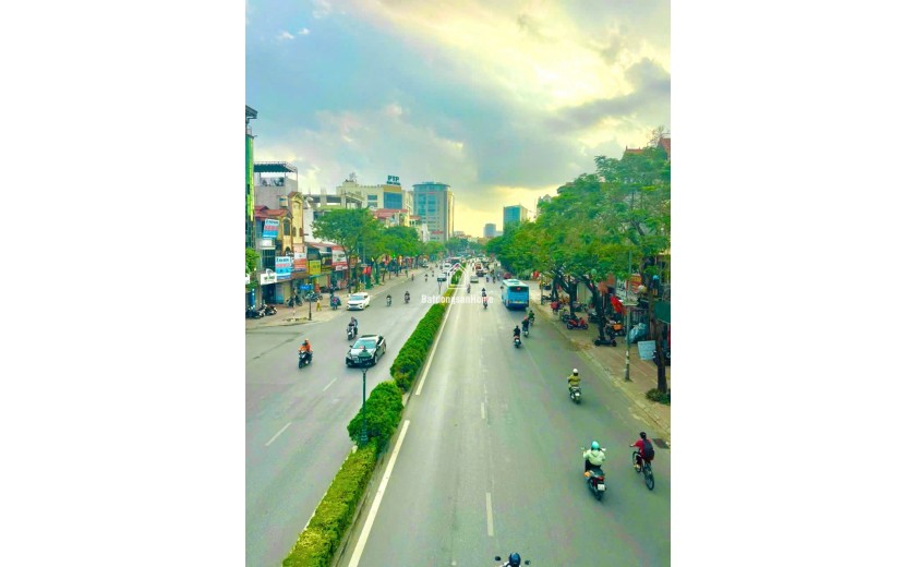 Chủ cần tiền bán gấp mảnh đất Nguyễn Văn Cừ,70M,MT 4,5M,ô tô vào đất.Nhỉnh 14 tỷ