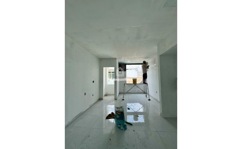 Nhà phố hiện đại đang hoàn thiện nội thất – Lô nhì mặt tiền HXH H.Tấn Phát, Quận 7-Giá rẻ