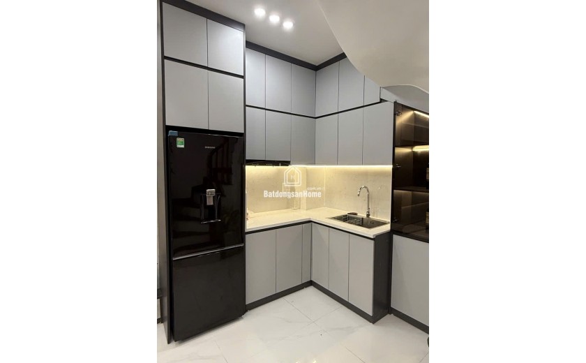 Nhỉnh 6 tỷ vài bước ra ô tô - Hàng xóm Time City