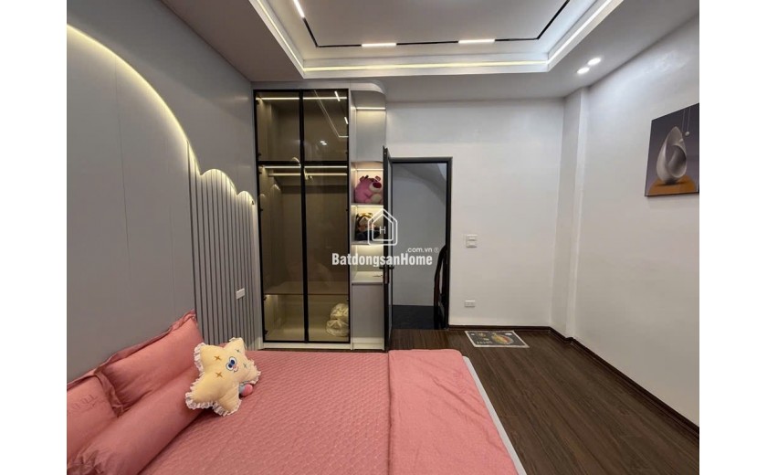 Nhỉnh 6 tỷ vài bước ra ô tô - Hàng xóm Time City