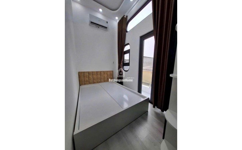 Bán Gấp Nhà Hẻm Huỳnh Tấn Phát Q7, 32m2, 2 Tầng, Giá Hời Chỉ 2.9 Tỷ, Sổ Hồng