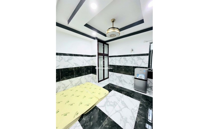 CẦN BÁN GẤP CĂN HỘ DỊCH VỤ MẶT TIỀN TẠ QUANG BỬU, DÒNG TIỀN ỔN ĐỊNH 40 TRIỆU/THÁNG