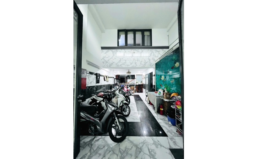 CẦN BÁN GẤP CĂN HỘ DỊCH VỤ MẶT TIỀN TẠ QUANG BỬU, DÒNG TIỀN ỔN ĐỊNH 40 TRIỆU/THÁNG