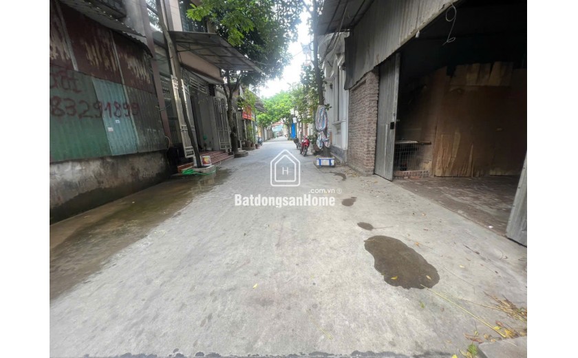 Bán nhà riêng tại KĐT Phù Khê, 2,7 tỷ, 50m2, mặt tiền 4m, pháp lý đầy đủ, uy tín!
 Phù Khê, Phù Khê, Từ Sơn, Bắc Ninh!
 Giá chỉ 2,7 tỷ VND,