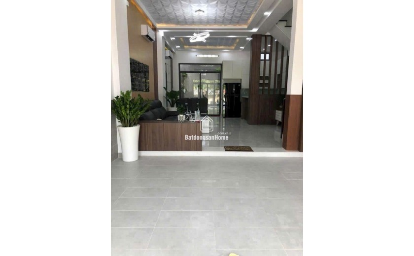 Nhà 2 Tầng, Sổ Hồng Riêng, Chỉ 2.6 Tỷ – Huỳnh Tấn Phát, P. Tân Phú (Q7),