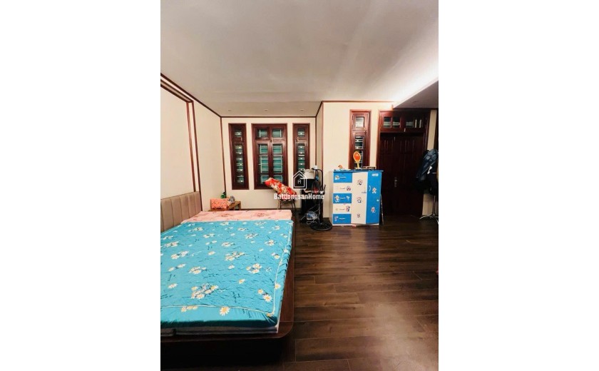 Bán nhà biệt thự liền kề phố Đội Nhân quận Ba Đình.