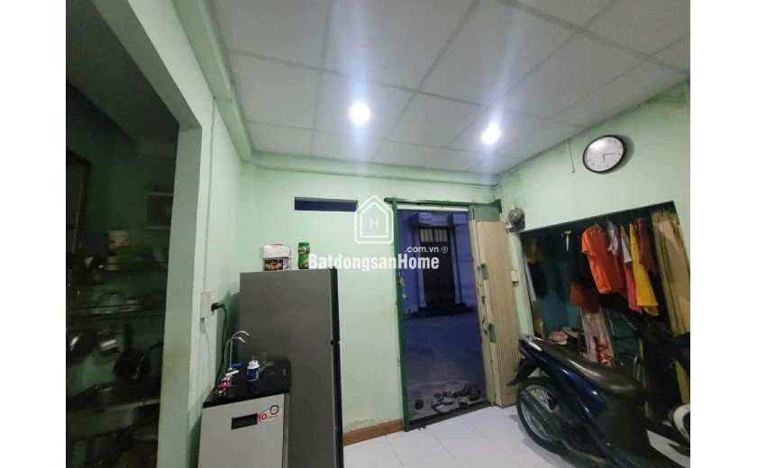 Bán nhà mặt phố An Bình, Dĩ An, TP HCM. DT 183m2, 2 tầng, 20 phòng. Sổ hồng, giá 8.5 tỷ.