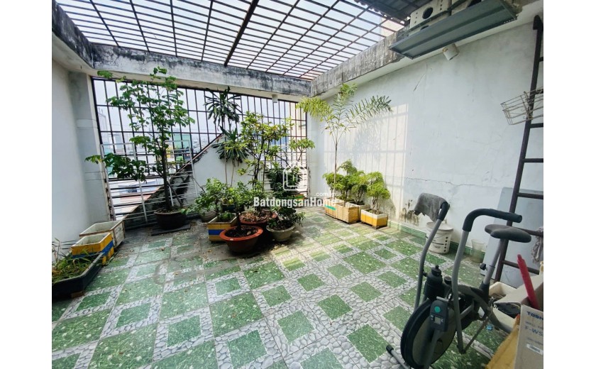 BÁN GẤP Nhà Hẽm Huỳnh Tấn Phát, Quận 7 - Vị Trí Vàng,5x19- 8 ty5