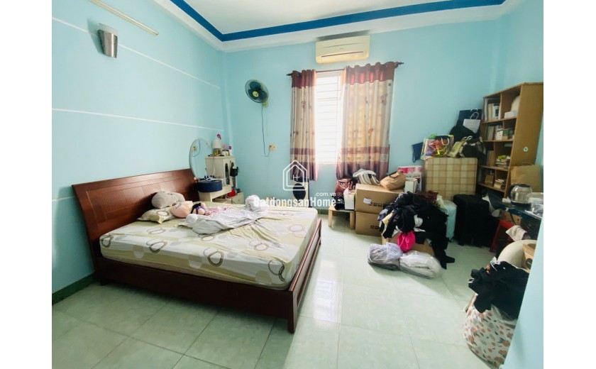 BÁN GẤP Nhà Hẽm Huỳnh Tấn Phát, Quận 7 - Vị Trí Vàng,5x19- 8 ty5