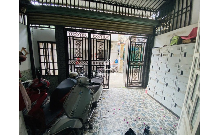 BÁN GẤP Nhà Hẽm Huỳnh Tấn Phát, Quận 7 - Vị Trí Vàng,5x19- 8 ty5