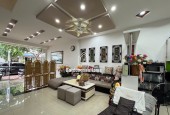 cần bán nhà mặt tiền đương B5 Khu Đô Thị Vĩnh Điềm Trung , diện tich 102 m2 Ngang 6m giá 8,9 tỷ .