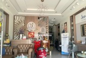 BÁN NHÀ MẶT TIỀN KHU VIP – 4 TẦNG CÓ THANG MÁY – ĐỐI DIỆN CHỢ, CẠNH TRUNG TÂM THƯƠNG MẠI