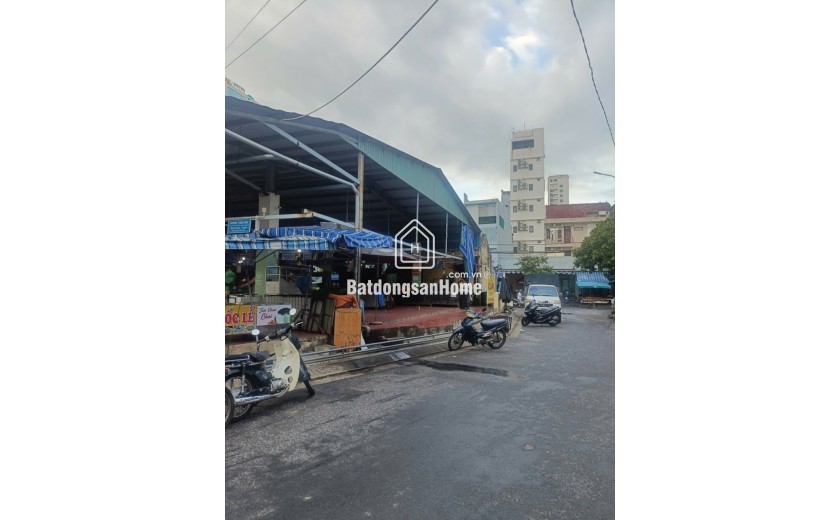 Mặt tiền kinh doanh đỉnh đối diện chợ Sơn Trà, 119m², cách biển Mỹ Khê 300m