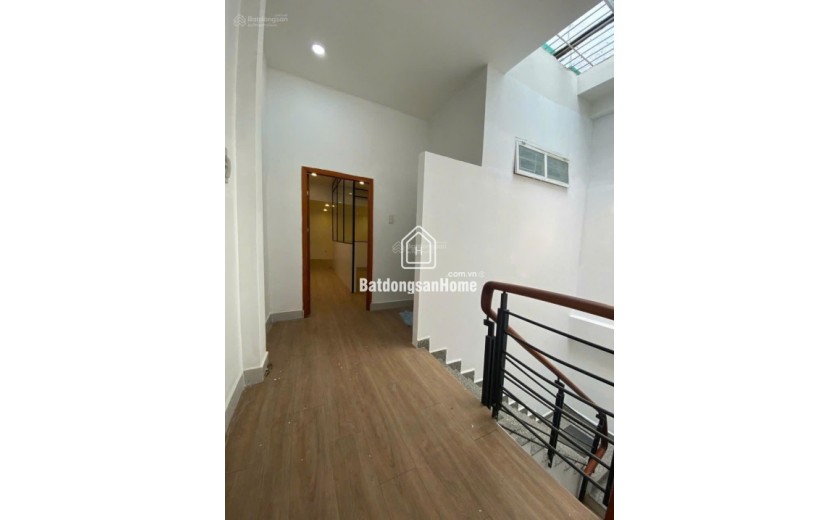 Mặt tiền kinh doanh Nguyễn Đình Chính - ngang gần 5m, 102m2 cho thuê 35 triệu/tháng