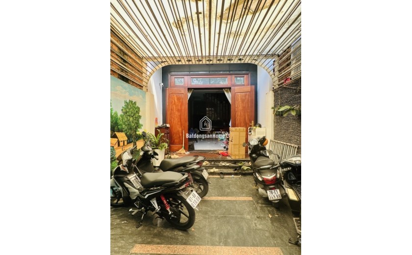 Bán nhà mặt phố 4 tầng, đường số 27, Hiệp Bình Chánh, Thủ Đức, 4x26m, 104m2, 4 PN. Giá 12.6 tỷ.