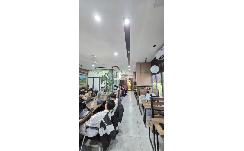 Bán nhà lô góc 3 mặt tiền Mỹ An, 147.5m², 2 tầng, dòng tiền 50 triệu/tháng, gần biển