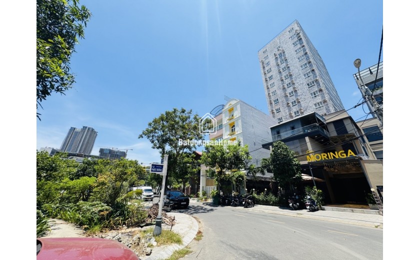 Bán nhà đẹp Sơn Trà 4 tầng, 7PN, sát biển Phạm Văn Đồng, công viên – hiếm có khó tìm