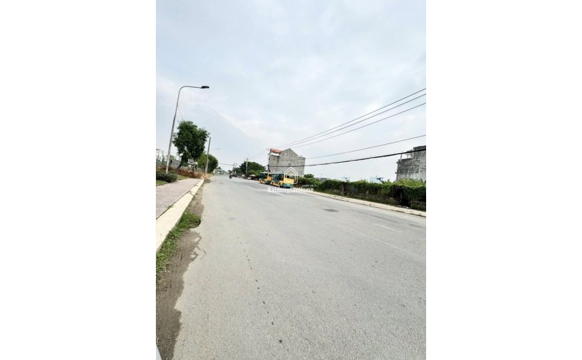 Đất đẹp mặt tiền đường Bưng Ông Thoàn- liền kề đường Liên Phường Q9 cũ TP HCM